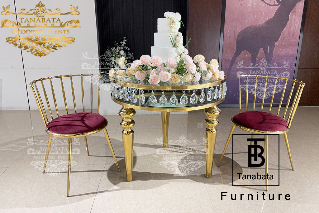 Wedding-Cake-Table
